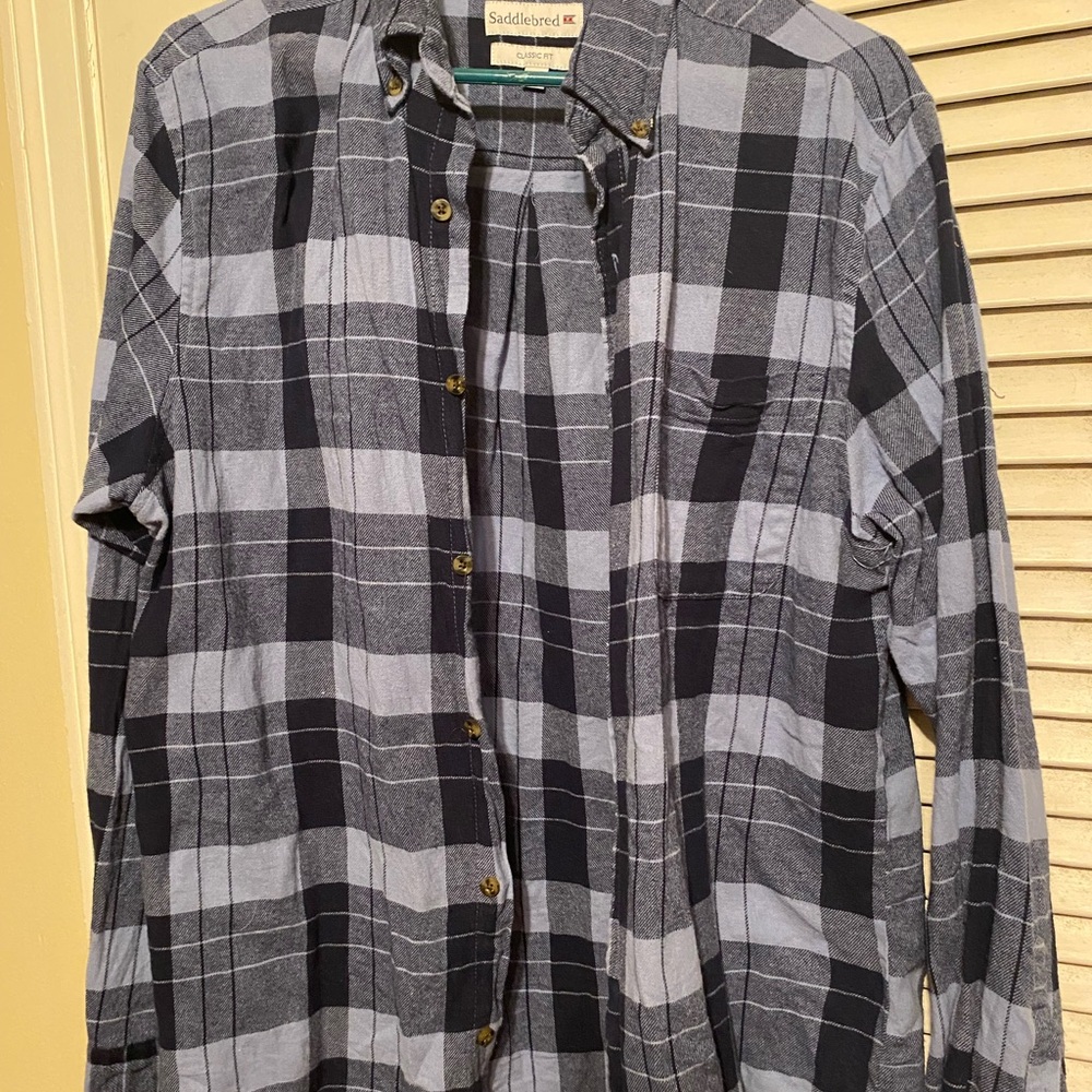 Saddlebred Navy Blue Plaid Shirt
My camera is showing it black and gray